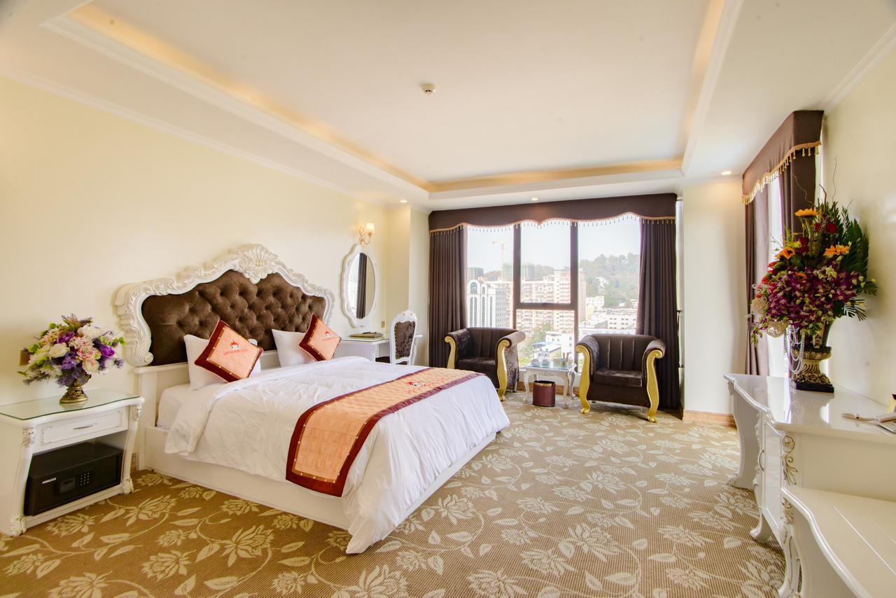 Lao Cai Royal Hotel Exterior foto