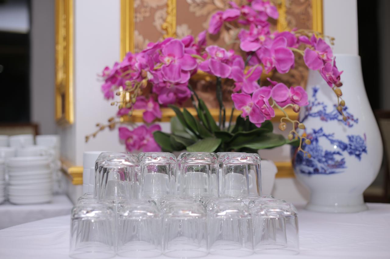 Lao Cai Royal Hotel Exterior foto